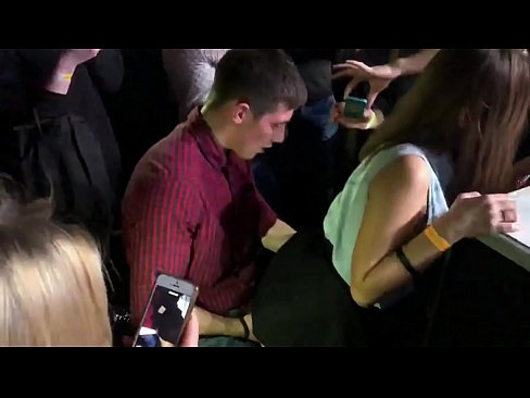 ❤️ Sesso reale in un nightclub russo. Ragazza russa di 18 anni nell'ano e nella vagina scopata in un nightclub ❤️ Porno fatto in casa al it.mrpornogratis.ru ❌️